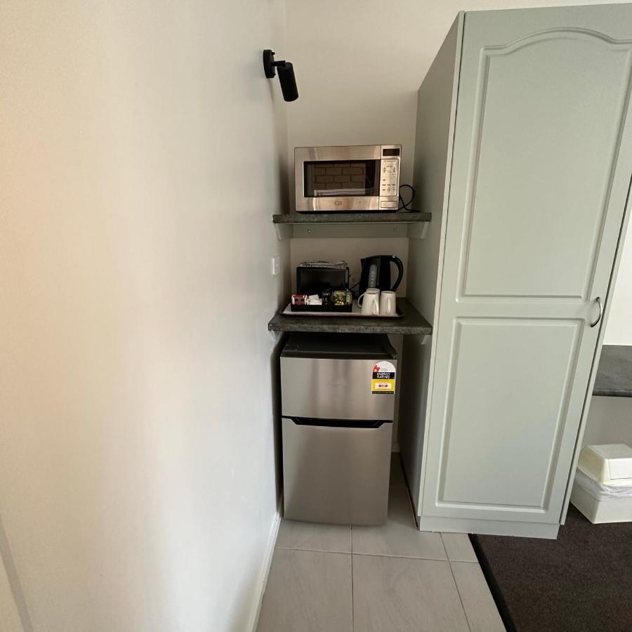 Shepparton Motor Inn Tudor House Motel Екстер'єр фото