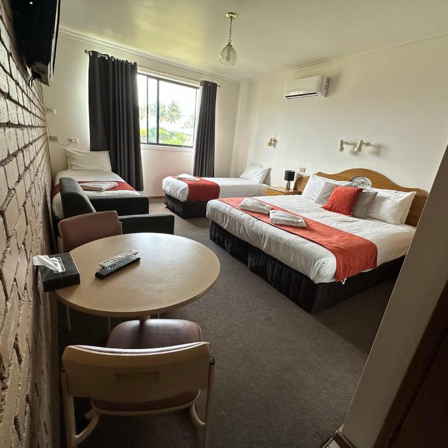 Shepparton Motor Inn Tudor House Motel Екстер'єр фото