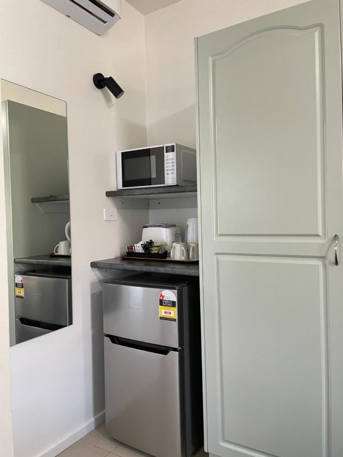 Shepparton Motor Inn Tudor House Motel Екстер'єр фото