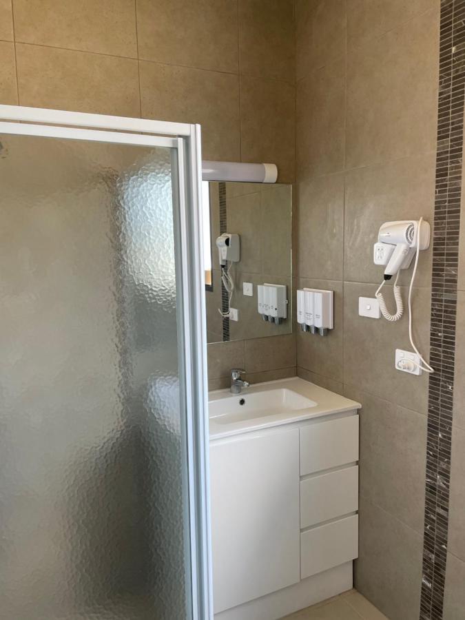 Shepparton Motor Inn Tudor House Motel Екстер'єр фото