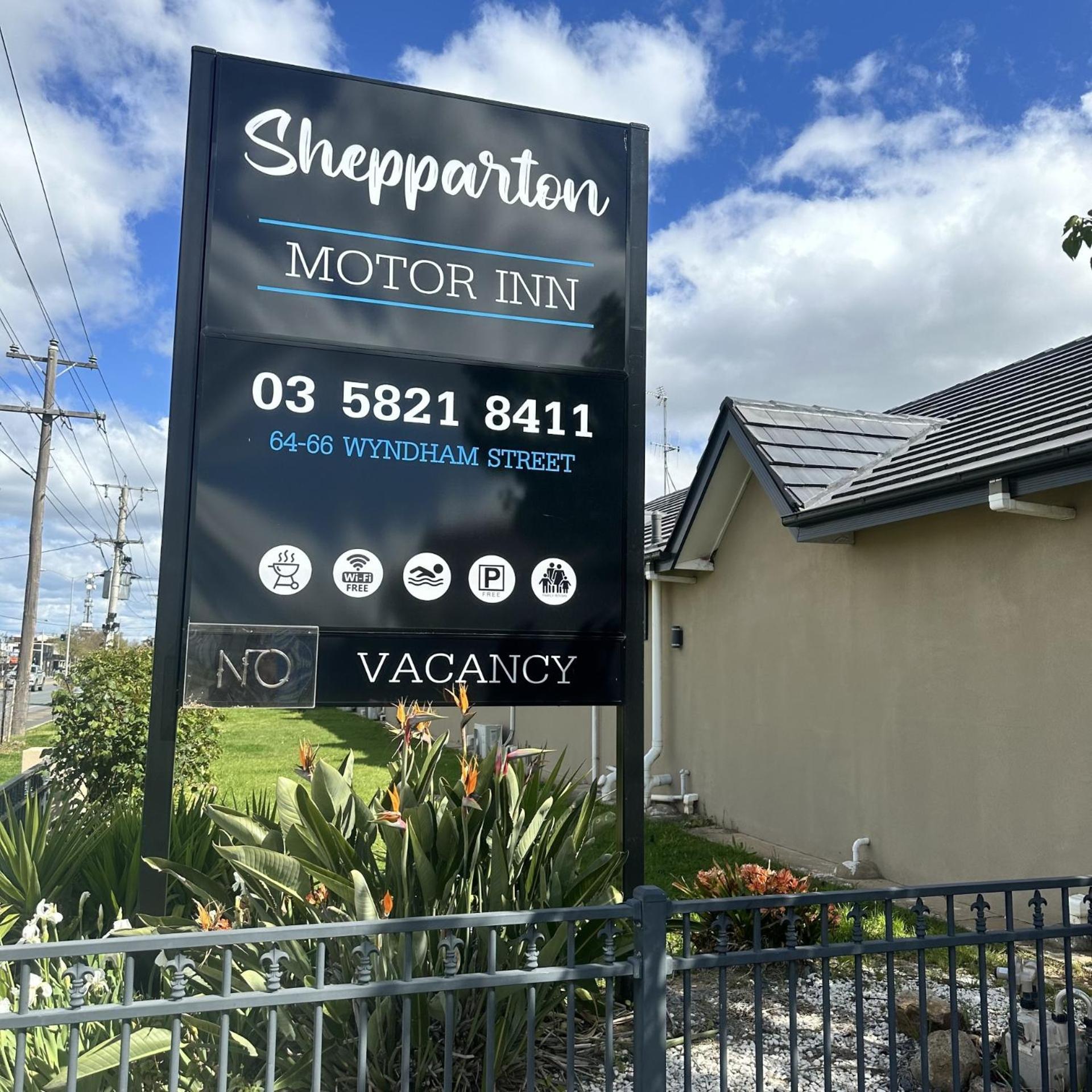 Shepparton Motor Inn Tudor House Motel Екстер'єр фото