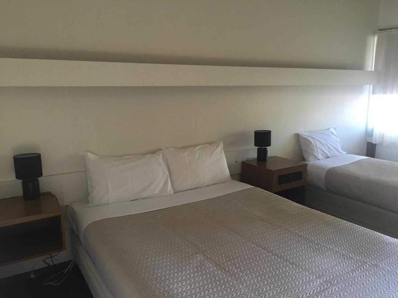 Shepparton Motor Inn Tudor House Motel Екстер'єр фото